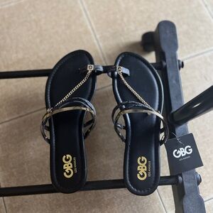 GBG Los Angeles Black Chain T-Strap Sandals